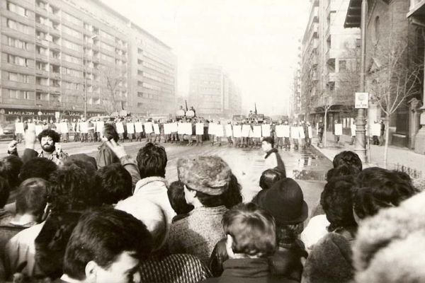 revolutia-bucuresti-1989-0001CFEE753-86B0-1158-DF05-8FF865CADECA.jpg